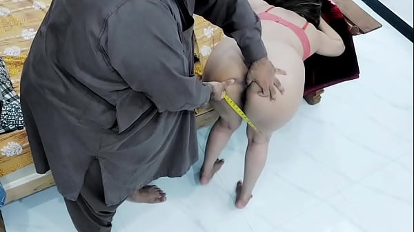 Bajingan Tukang Jahit India Ngentot Cewek Desa Gawar, Bokong Gede Kayak Pelacur, Keras Dan Kasar Gaya Doggy Dengan Suara Hindi Jelas, Ngomong Mesum Bikin Makin Greget.