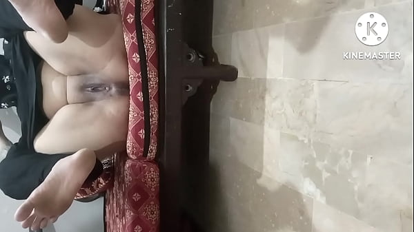 Buka Kaki Lebar, Bhabhi Pakistan Siap Digenjot Pagi-pagi