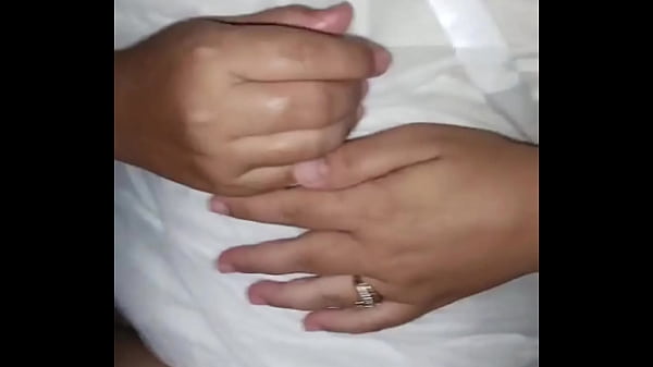 Momen Panas Istri Tetangga Minta Dikeluarin Di Dalam