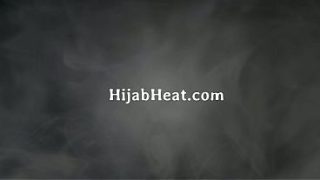 Gadis Arab Muslim Kaku Dikeroyok Habis-habisan Di Kantor