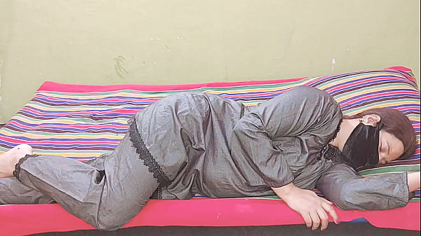 Pakistani Bhabhi Digebrek Kenceng Cepet Gaya Doggy Desi Hindi Suara