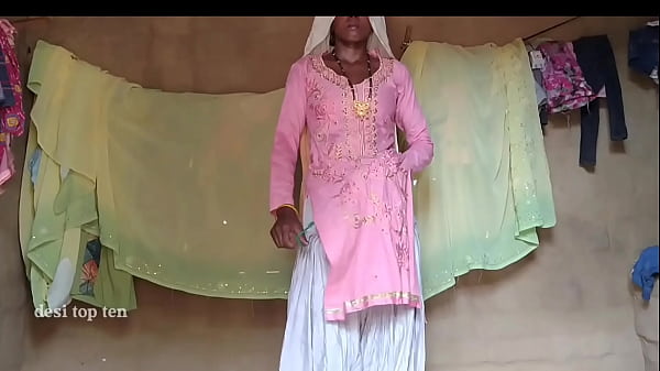 सेक्सी बीवी ने जोरदार चूत चाटी, फिर मोटा लंड से जोरदार चोदाई, देसी अश्लील वीडियो