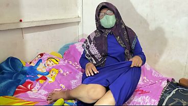 Wanita Berhijab Lagi Mainin Diri Sendiri, Nafsu Menggila.