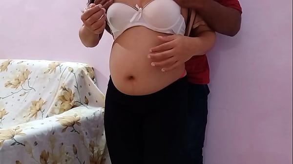 প্রেগন্যান্ট ভাবিকে ফেসবুকে পটিয়ে বাসায় গিয়ে জোর করে চুদলাম – সোজা বাংলায় পর্ন