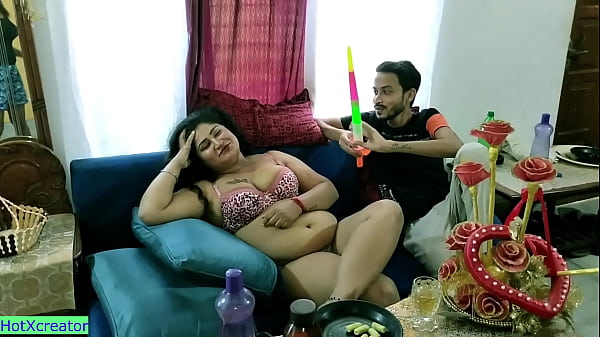 Bikinan Ultah Bhabhi India, Ngewe Panas Bareng Pacar Remaja! Hindi Xxx