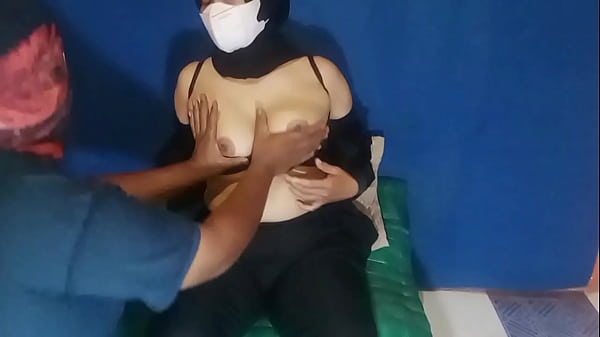 Indonesia Mainin Memek Satpam Cewek Horny Pake Mainan Sex Sampe Muncrat Jago Jilmek