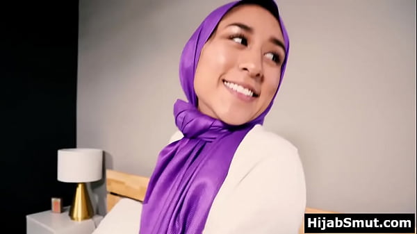 Gadis Arab Berhijab Ngentot Diam-diam Tanpa Izin Ortu